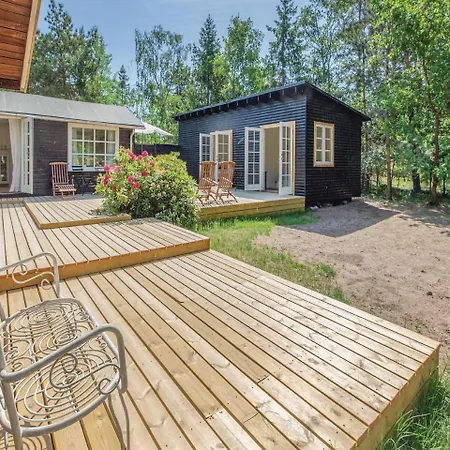 בית נופש Three-bedroom Holiday In *