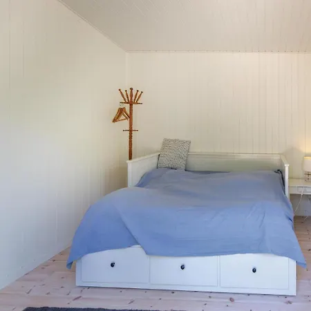 Three-bedroom Holiday In בית נופש