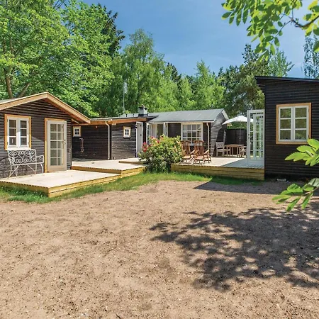 בית נופש Three-bedroom Holiday In *