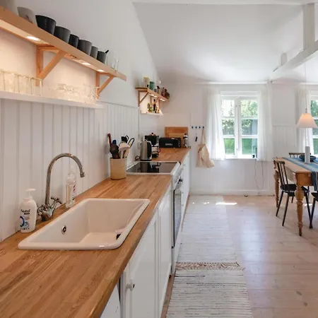 Three-bedroom Holiday In בית נופש *